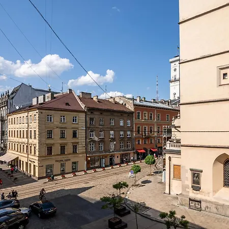 アパート On Halytska Street リヴィウ