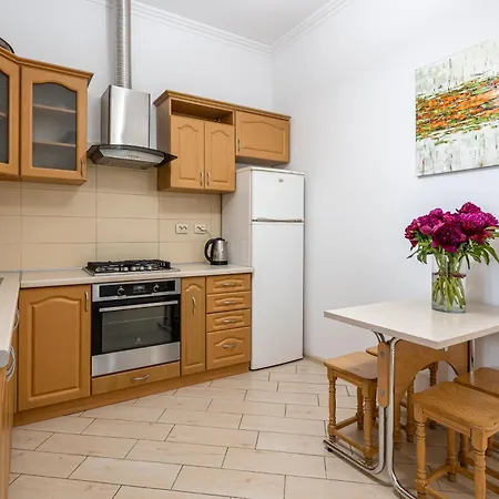 On Halytska Street * Leópolis