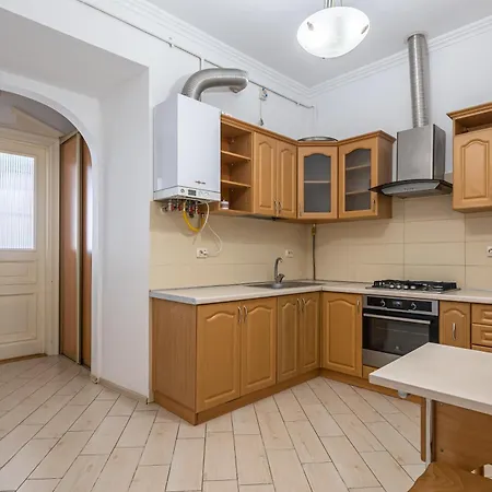 On Halytska Street 利沃夫