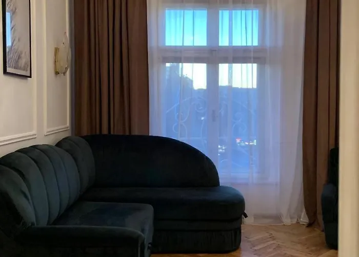 On Halytska Street Apartman *