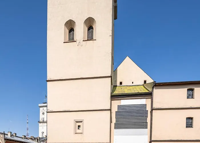 On Halytska Street Apartman *