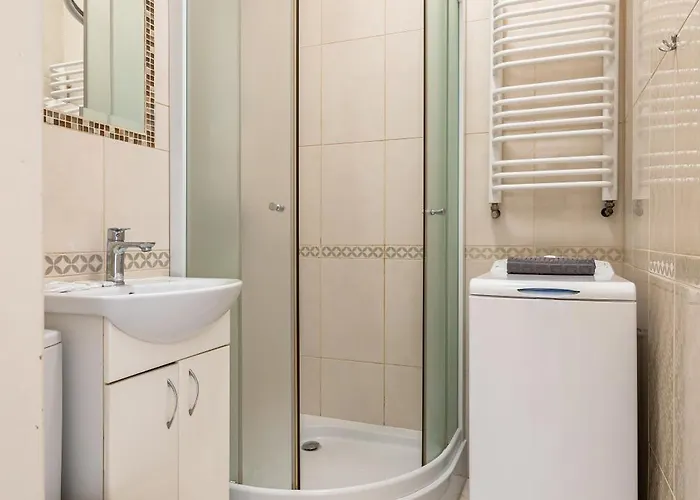 On Halytska Street Apartman *